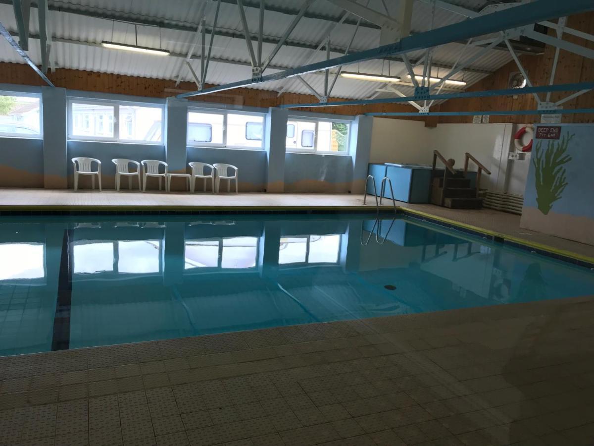 Number 43 The Gower Holiday Village Swansea Bagian luar foto