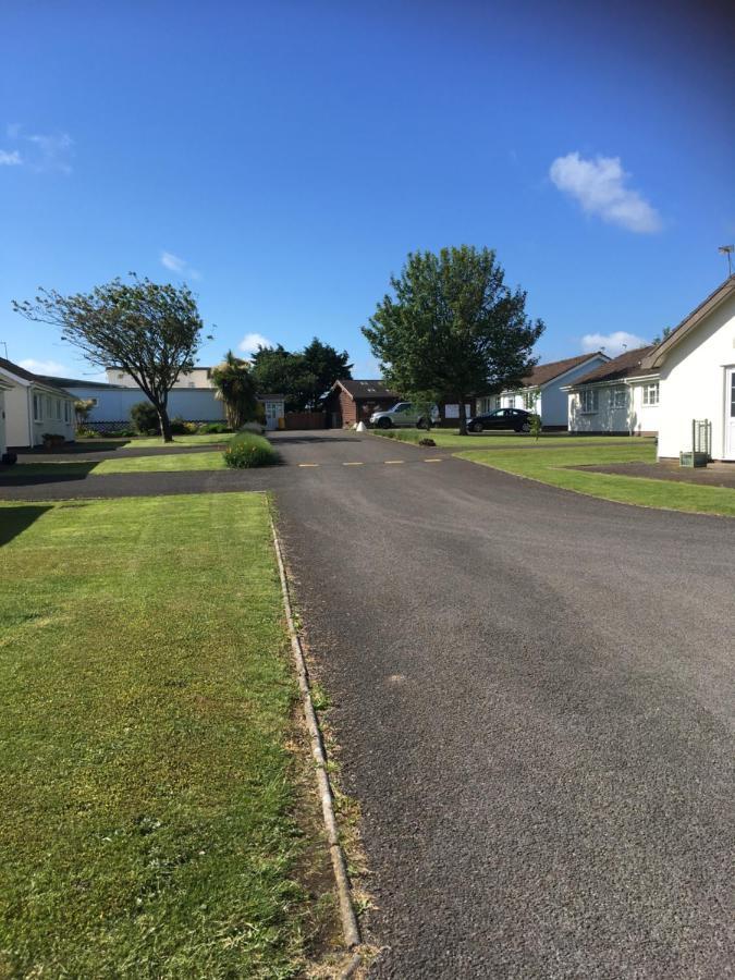 Number 43 The Gower Holiday Village Swansea Bagian luar foto